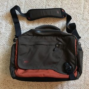 REI laptop messenger bag